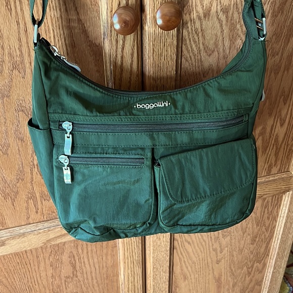 Baggallini Bags Baggallini Everywhere Crossbody Bag In Green Poshmark